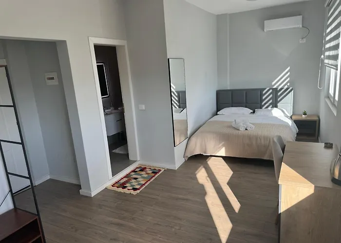 Avenue Apartment 02 Tirana